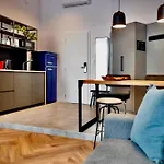 Lujza B Studio 44